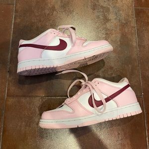 Nike Dunk Low Pink Foam Red White Size 6Y/7.5W